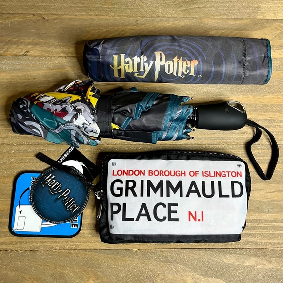 Lot of 2 Harry Potter Hogwarts House Crests Umbrella Grimauld Place Tote Bag NWT - Picture 1 of 16